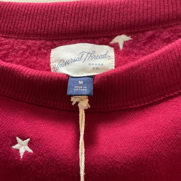 Universal Thread Women’s Red Sweatshirt with Embroidered Stars Size M NWT - Picture 4 of 11